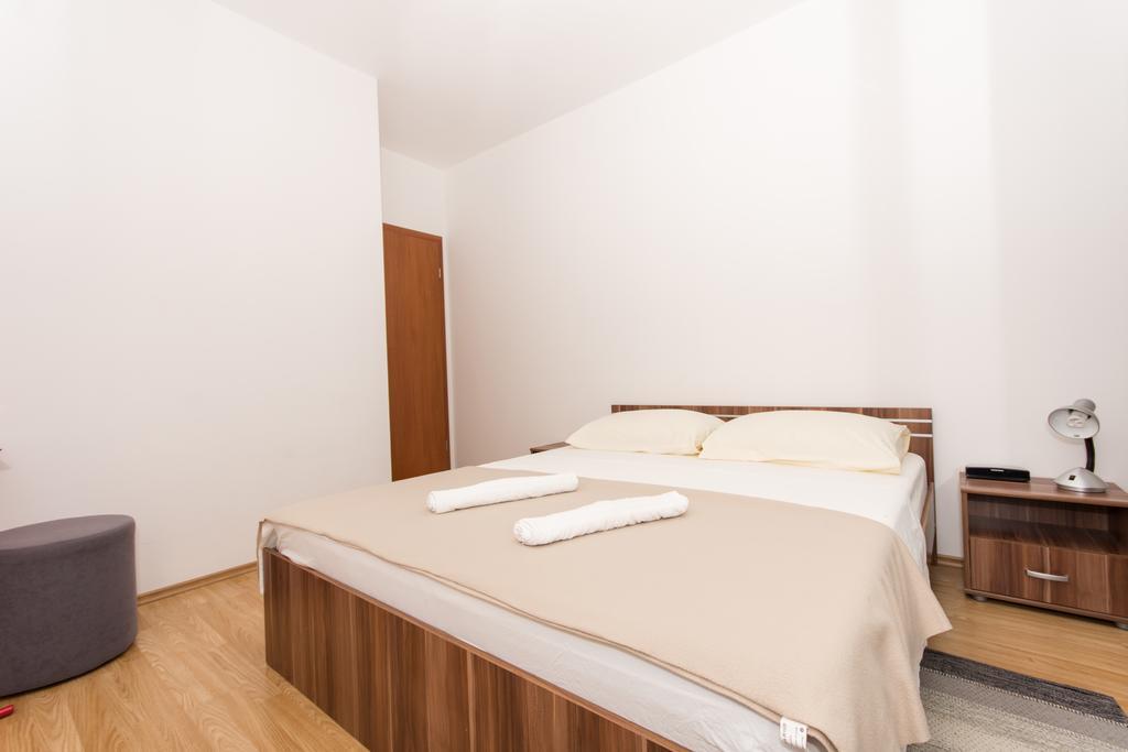 Apartment Lara Iva Trogir Exterior photo